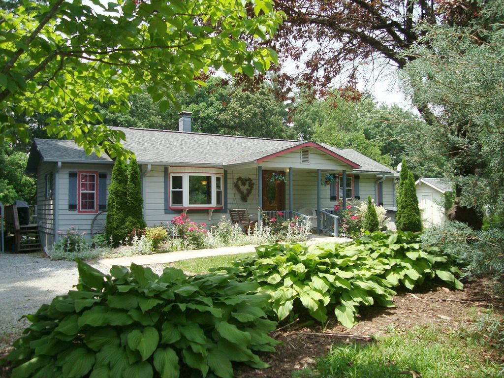 Rose Cottage 3br 2ba Asheville Hendersonville Wnc Realty